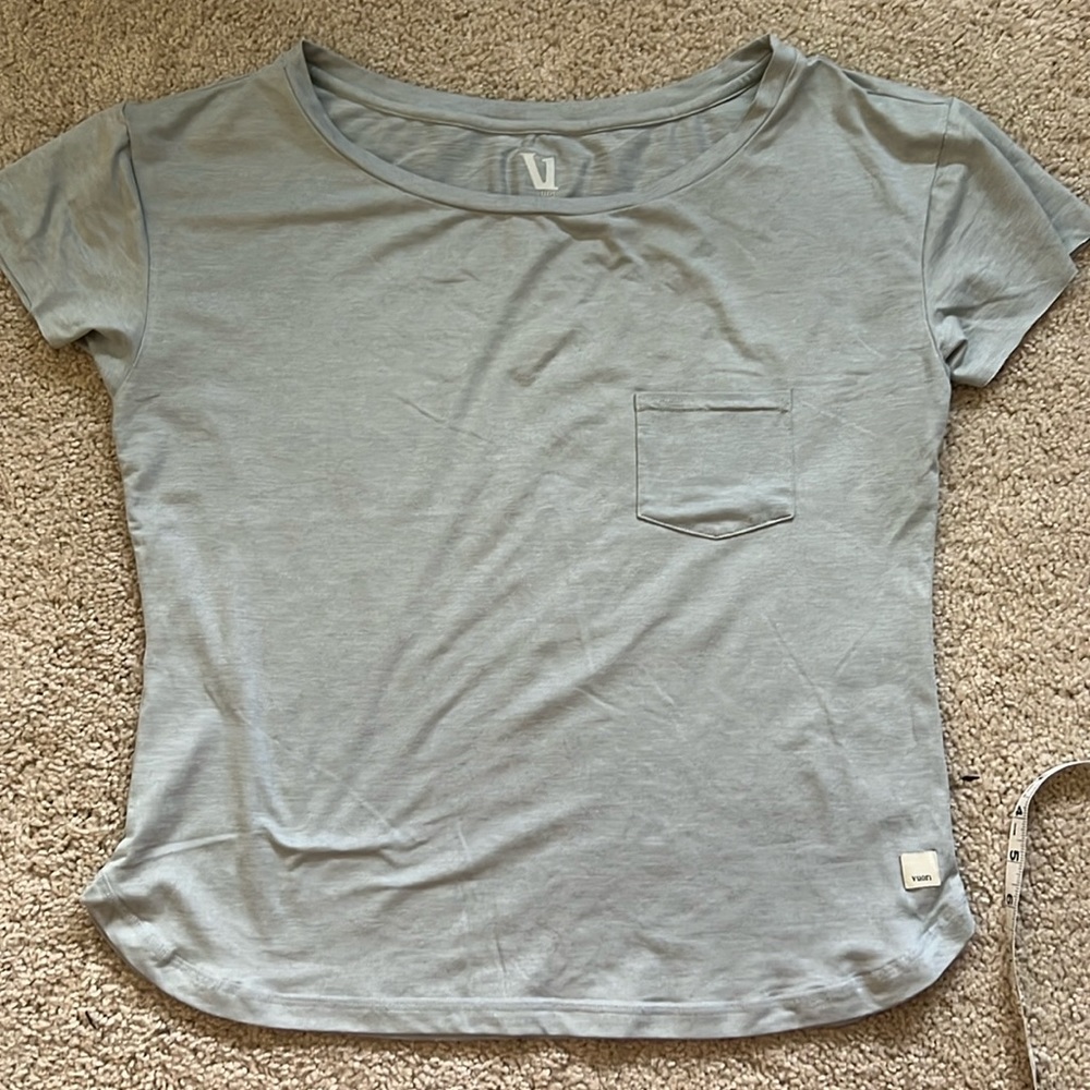 Vuori Lux Performance tee small